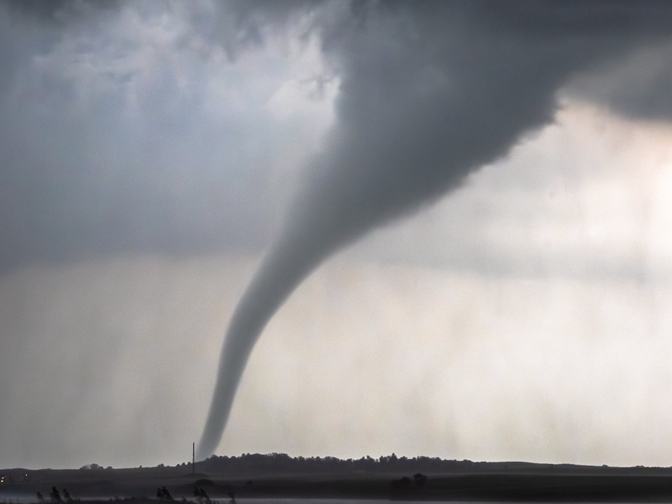 Tornado warning issued for parts of southwestern Manitoba